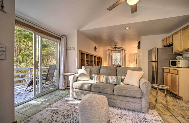 ‘Sky Loft’ Bryson Studio: 1 Mi From Fontana Lake!
