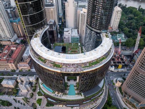 Skyline Poetry - Premium Stay on the Star BNE