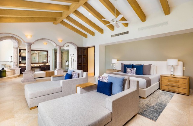 Skyline Splendor: 3BR Penthouse Paradise at La Estancia, Nayarit