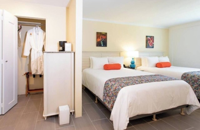 Skyline Strolls | 3 Queen Rooms + Art, Culture & Cafes