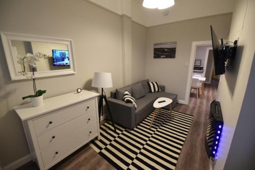 Slateford House Apartment Ground Floor Main Door