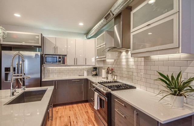 Sleek and Stylish Denver Home - Walking Distance to RiNo
