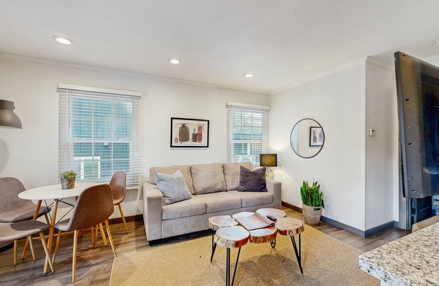 Sleek Bungalow with Hot Tub | 3 Blocks to Heavenly Gondola, 12 Mins to Beach