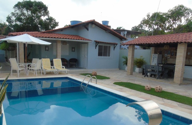 Sleeps 10 people comfortably