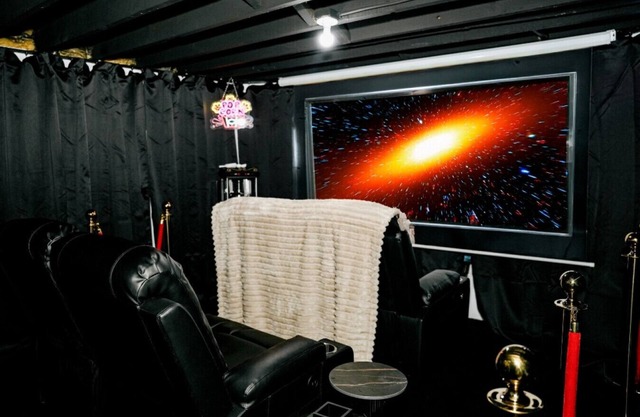 Sleeps 18 7BR Gym Game Room Theater