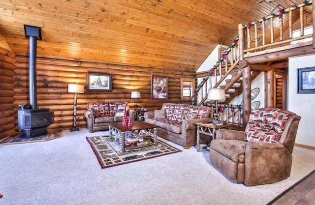 Sleeps 18 | Private Dock | 5 BR | 3BA | Kayaks