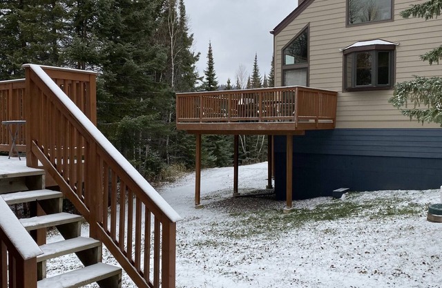 Sleeps 20! Group Ready Ski In/Ski Out EscapeAway! - June Stays 2 + 2 on us!