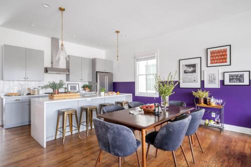 Sleeps 36 3 Townhomes 12BDR Mins to DT Broadway Painted Ladies Nashville