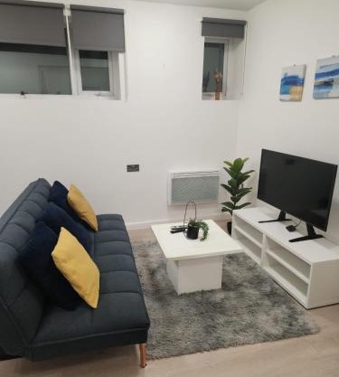 Sleeps 4 Modern Studio Golders Green NW11