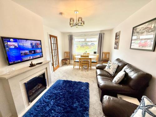 Sleeps 5, 3 Bedrooms, Ideal for short stays & 15 minutes to Swansea City