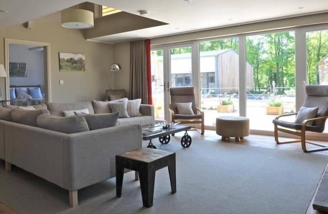 Sleeps 8, 4 Bedrooms, Dogs Welcome, No Smoking, Wood burner, Wi-Fi*, Garden, Games Room