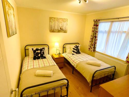 Sleeps4-FreeParking-Pets-Wifi-Tottenham Stadium