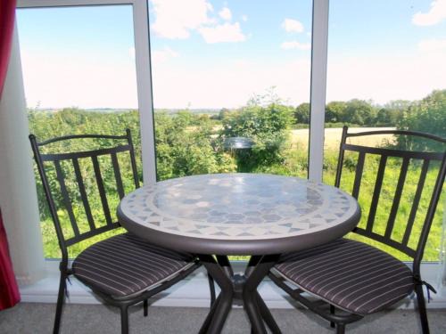Sleeps6- CountryViews- Privacy- 30MinToBeach