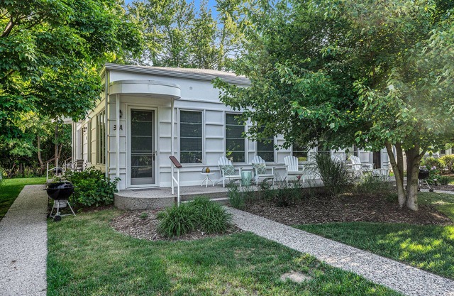 Sleepy Hollow Beach Resort Cottage 3C
