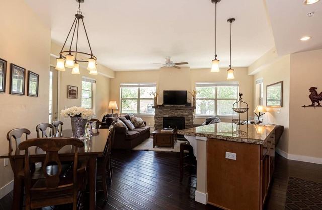 Slopeside Delight - Beautiful Ground Floor Ski-in/out - 3bd/3ba Condo at Granby Ranch