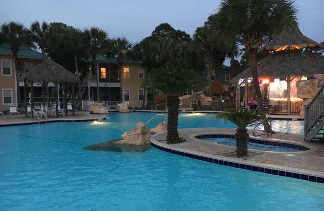 Slow Mo 17AD-Beautiful Beach Cottage @ the Purple Parrot Resort/Perdido Key FL
