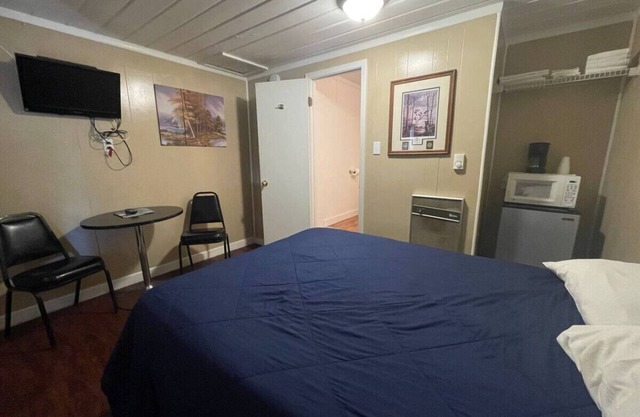 Small Cabin on Lake Texoma at Mill Creek: Cabin 5