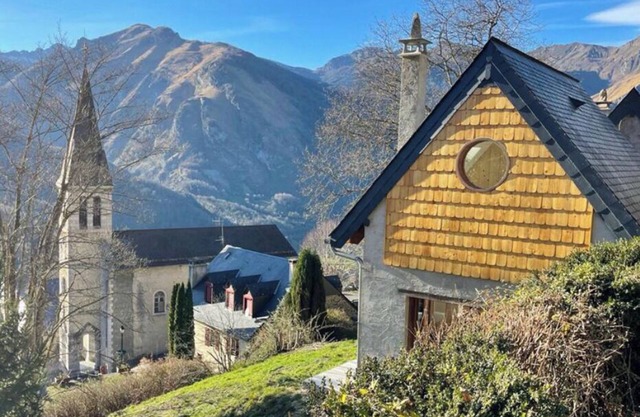 Small house in the heart of the Ossau valley