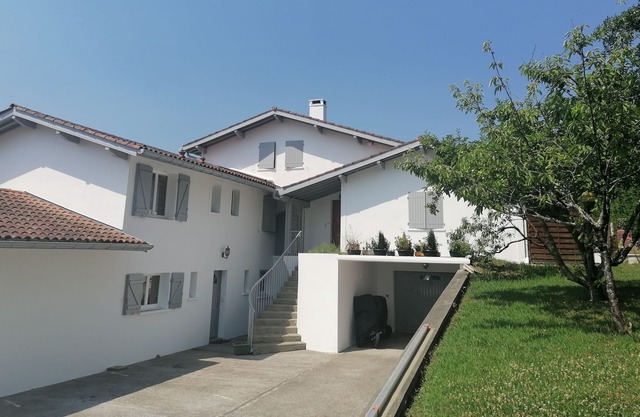 Small pavilion in the Basque region, sea 2,5 miles away, close to the mountains