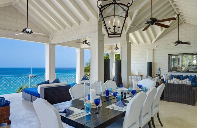 Smugglers Cove Penthouse - Luxury 4 Bed Beachfront Villa on Islands best beach