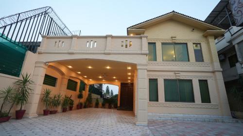 Sofital Hotel F-7