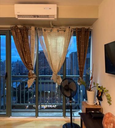 SOHO Central 1 Bedroom with Balcony near MRT EDSA SHAW PIONEER Greenfields SM Megamall Ortigas
