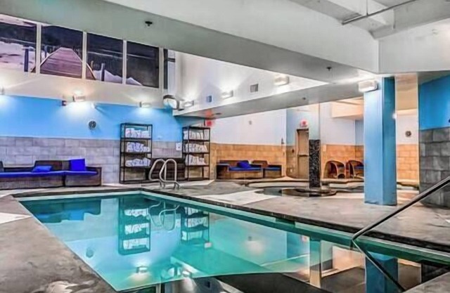 Solara 102 - 2 Bedroom Condo - Pool/Hot Tub/GYM @ Solara