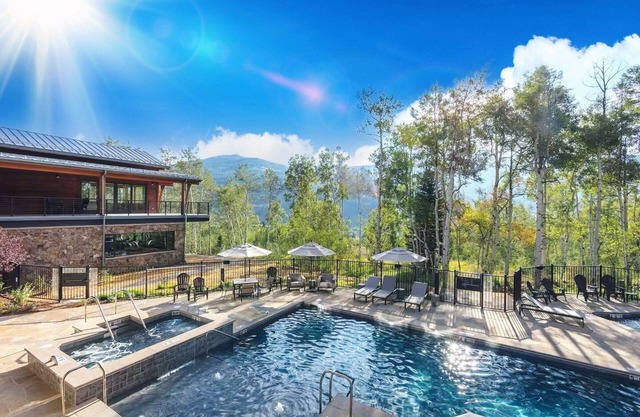 Solstice ☀️ Summit Sky Ranch 🏔️ Zero Cleaning or Pet Fees 💦 Year Round Pool