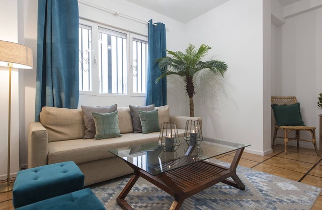 SOPHISTICATED APARTMENT IN EXCLUSIVE AREA OF MADRID