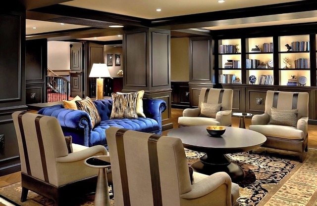 Sophisticated Urban Escape, 4 Cozy Units, Near Water Tower Chicago!