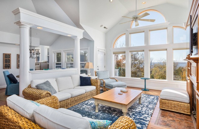 Sounds Good to Me | Soundfront | Monteray Shores | Sleeps 14