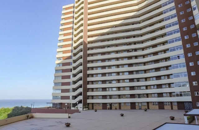 South Coast Beachfront Holiday Apartment
