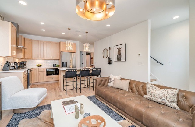 Southern Echo - Patio & Spa - Mins to Broadway