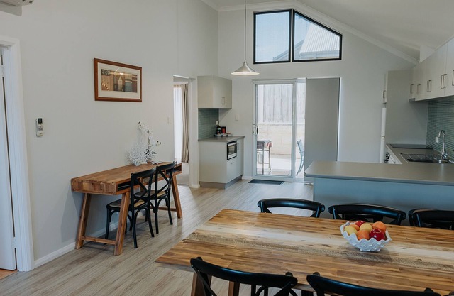 Southern Shores - Albany Bayside Ocean Villas - Self Contained deluxe villas