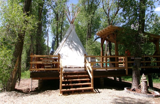 Southwest Luxury Glamping-Red Arrow Tipi