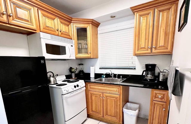 Southwinds 2 for 3 King Studio for 3 w Kitchen