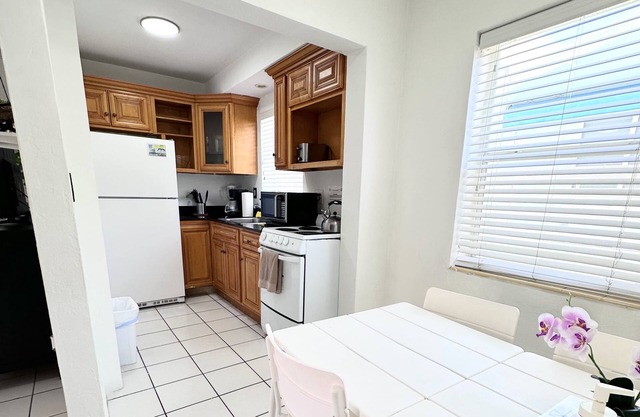Southwinds 5 for 5 Guests -near the Beach