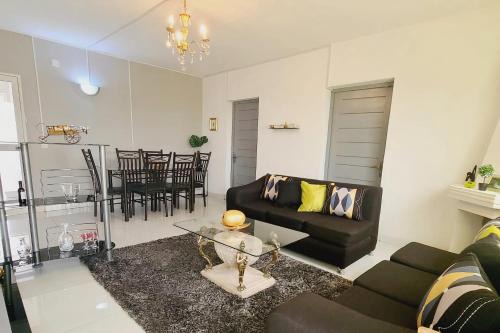 Spacieuse Maison 3 Chambres avec Jardin & Garage Privé