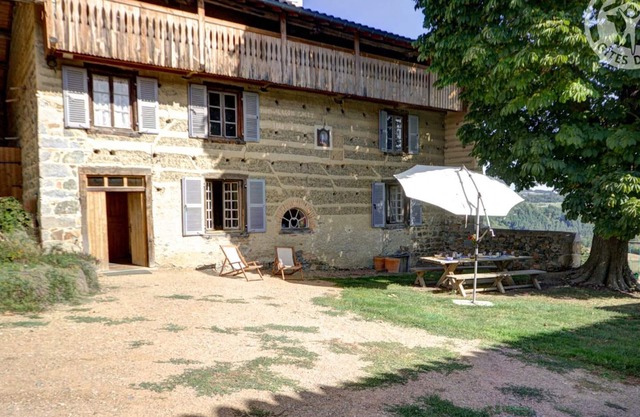 Spacious Cottage with Modern Amenities, Nature Trails, Fiber Internet & Pet-Friendly