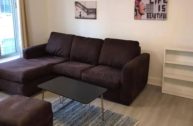 Spacious 1 Bedroom Flat near Charterhouse Square