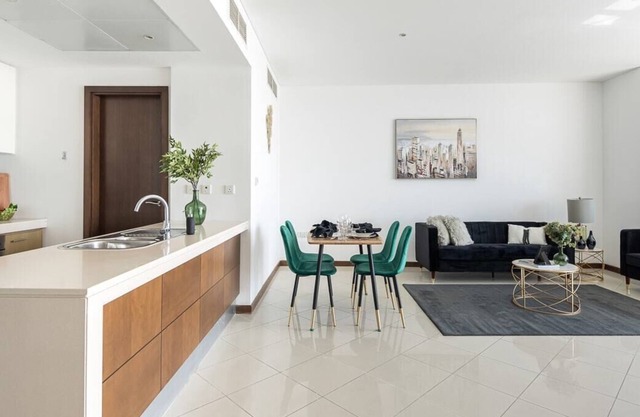 Spacious 1BR Apartment With Lovely Dubai Creek Views