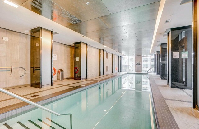 Spacious 2+1 Bedroom in Luxury Building with Access to LCBO, Loblaws, Starbucks