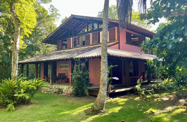 Spacious 2-bedroom house with AC, WiFi in peaceful Maraú