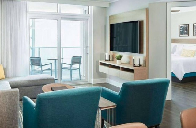 Spacious 2-bedroom suite [1 King/2 Queens] + Ocean Front Balcony in Myrtle Beach