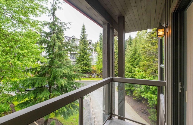 Spacious 2BDR on Blueberry Hill | Pets | Complex Hot Tub | BBQ