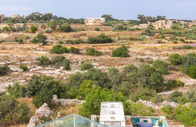 Spacious 2BR Apt with stunning views in Marsaxlokk