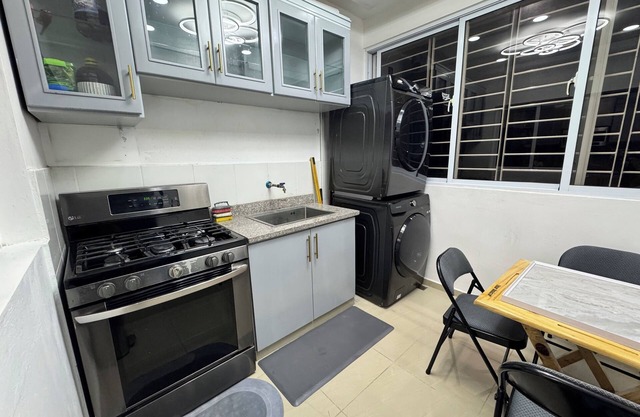 Spacious 3-bedroom apartment with AC, WiFi in charming La Vega