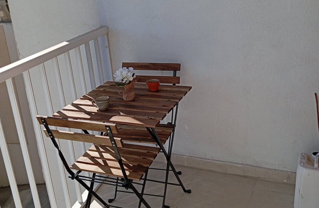 Spacious 3-bedroom apartment with WiFi, AC in charming Zejtun