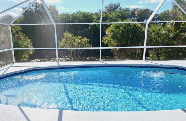 Spacious 3Br/2Ba overlooking canal! Waterview Oasis! Heated Pool, Near Beaches!