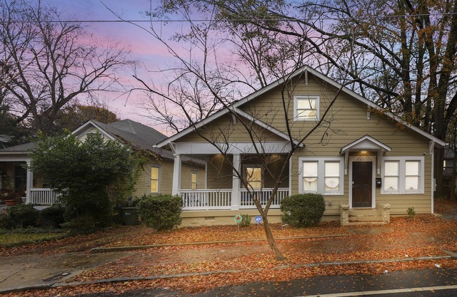 Spacious 3BR Near Stadium– Great for Groups